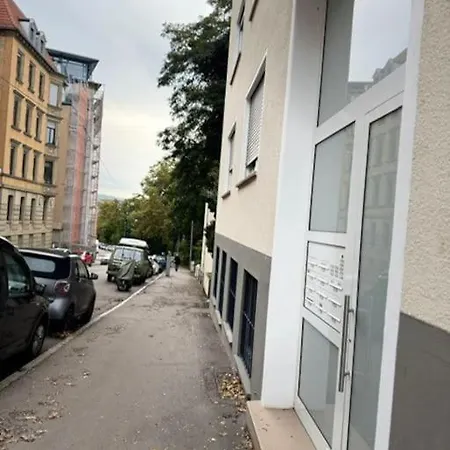Zentrales In Stuttgart, 3 Fuer 10 Gaeste *