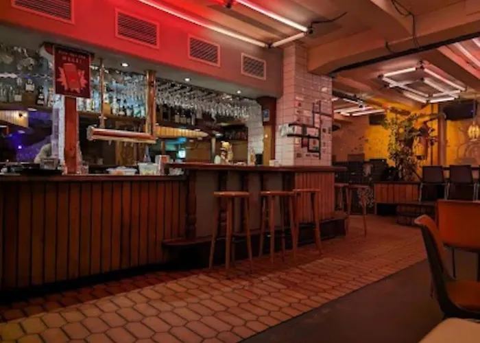 Zentrales In Stuttgart, 3 Fuer 10 Gaeste * Stuttgart