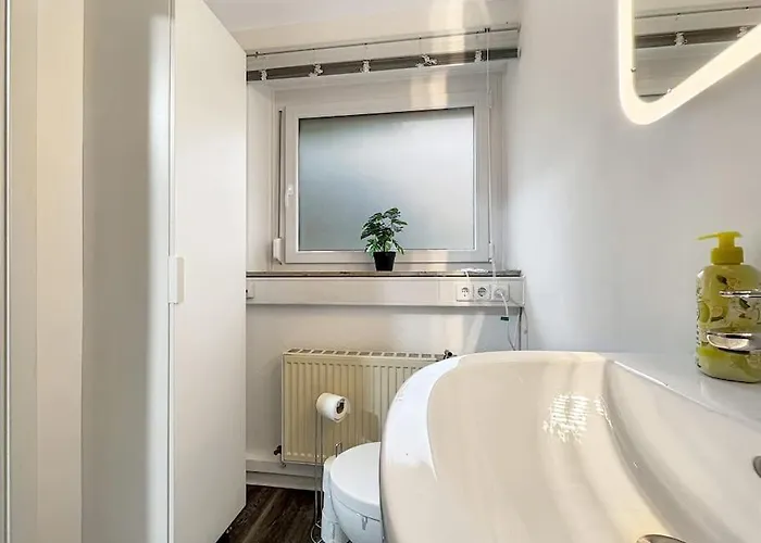 Apartment Zentrales In Stuttgart, 3 Fuer 10 Gaeste *