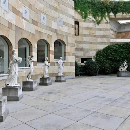 Zentrales In Stuttgart, 3 Fuer 10 Gaeste * Štutgart