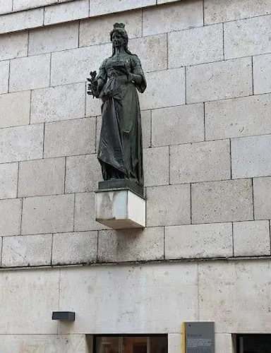 Zentrales In Stuttgart, 3 Fuer 10 Gaeste *