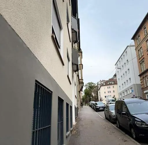 Zentrales In Stuttgart, 3 Fuer 10 Gaeste Apartment *
