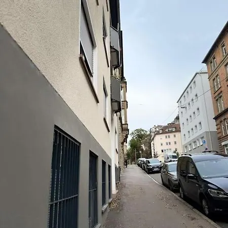 Zentrales In Stuttgart, 3 Fuer 10 Gaeste Apartamento *