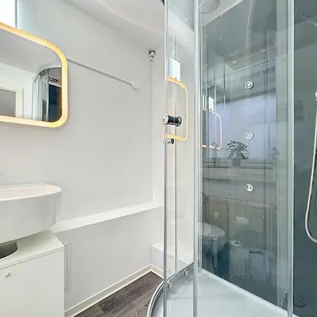 Zentrales In Stuttgart, 3 Fuer 10 Gaeste Apartamento *
