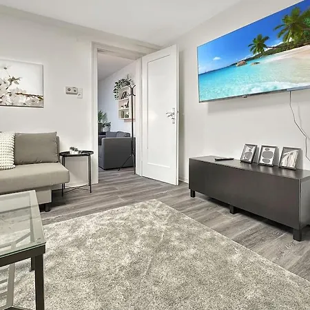 Zentrales In Stuttgart, 3 Fuer 10 Gaeste Apartamento *